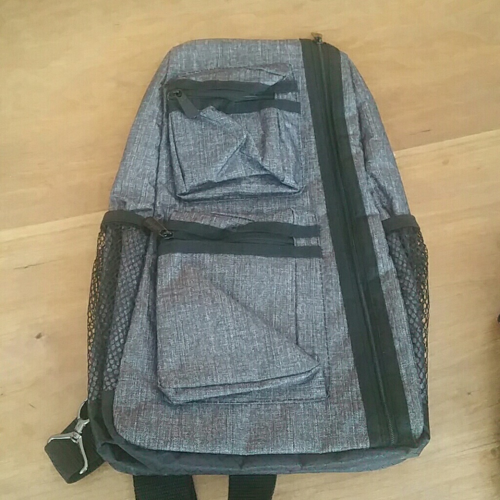 Thirty-one signature collect sling bag NEW